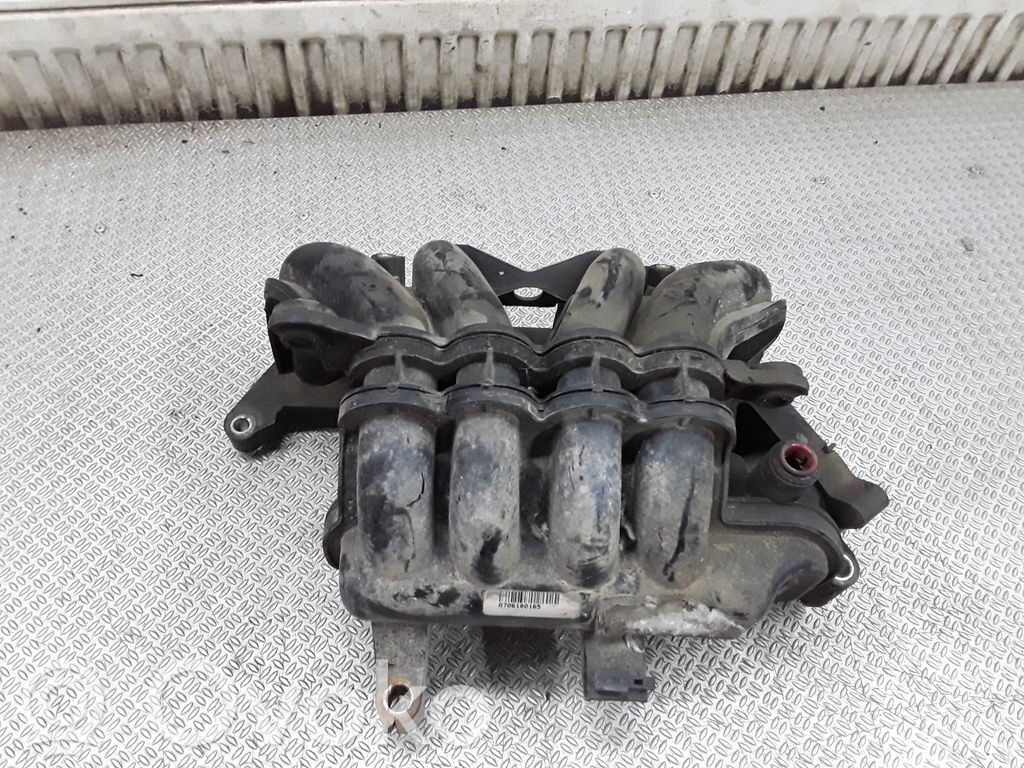 Kolektor ssący   VP2S6U9424CC