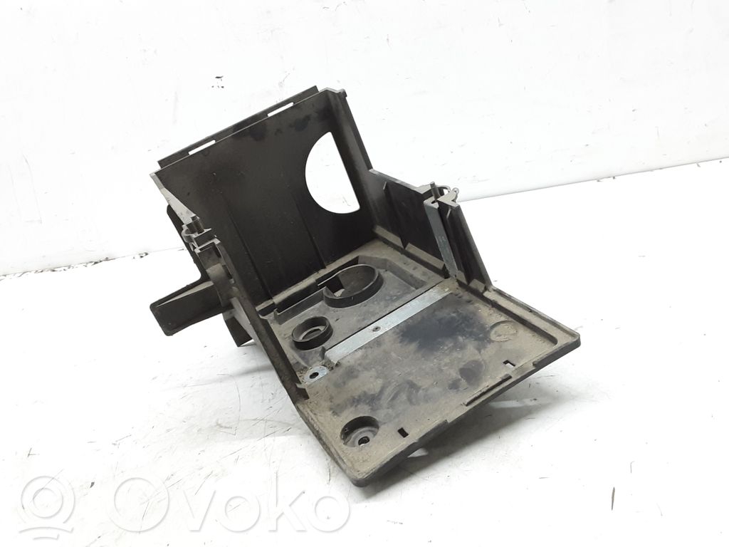 Ford Focus C-MAX Akkulaatikon alusta 