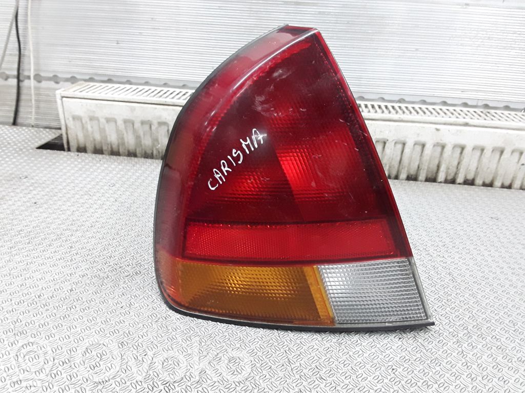 Mitsubishi Carisma Feux arrière / postérieurs 