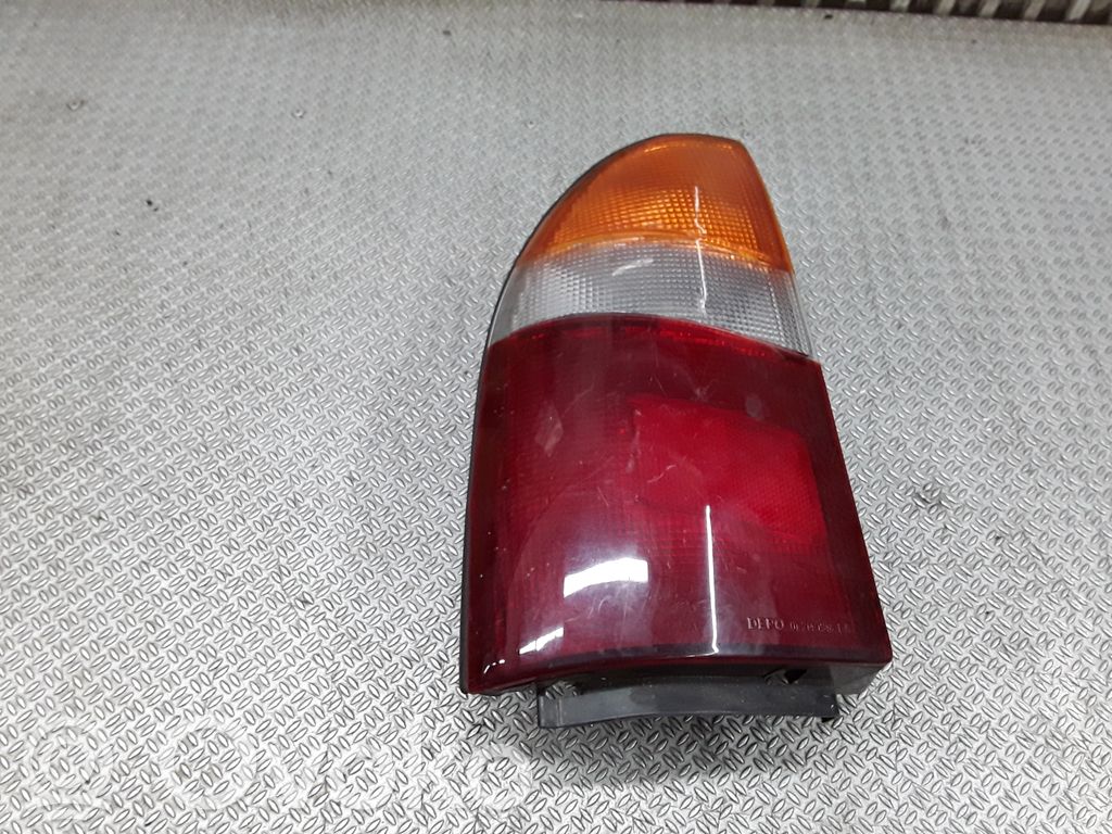 Mitsubishi Lancer Lampa tylna 
