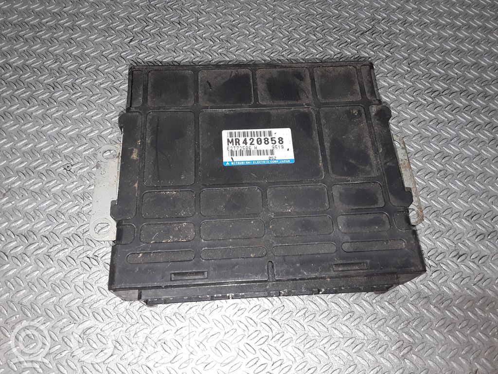 Mitsubishi Space Wagon Engine control unit/module 