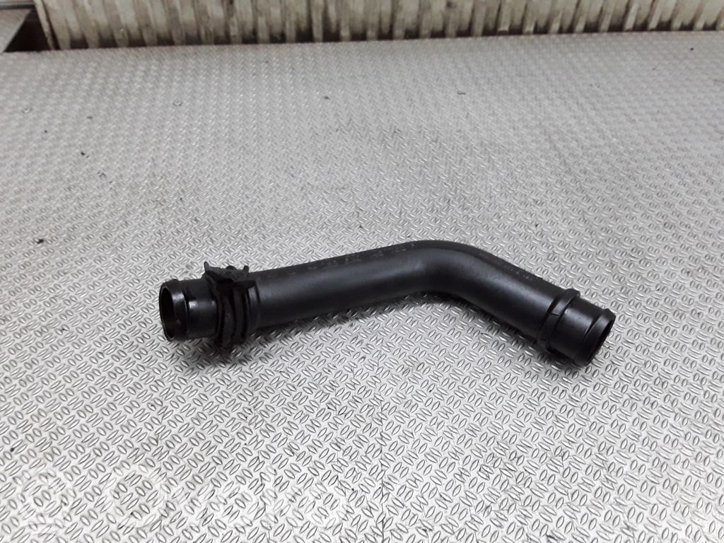 Volkswagen Polo III 6N 6N2 6NF Engine coolant pipe/hose 