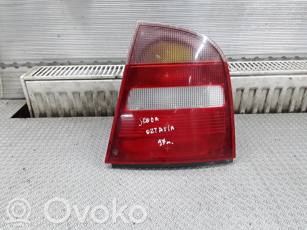 Skoda Octavia Mk1 (1U) Lampa tylna 