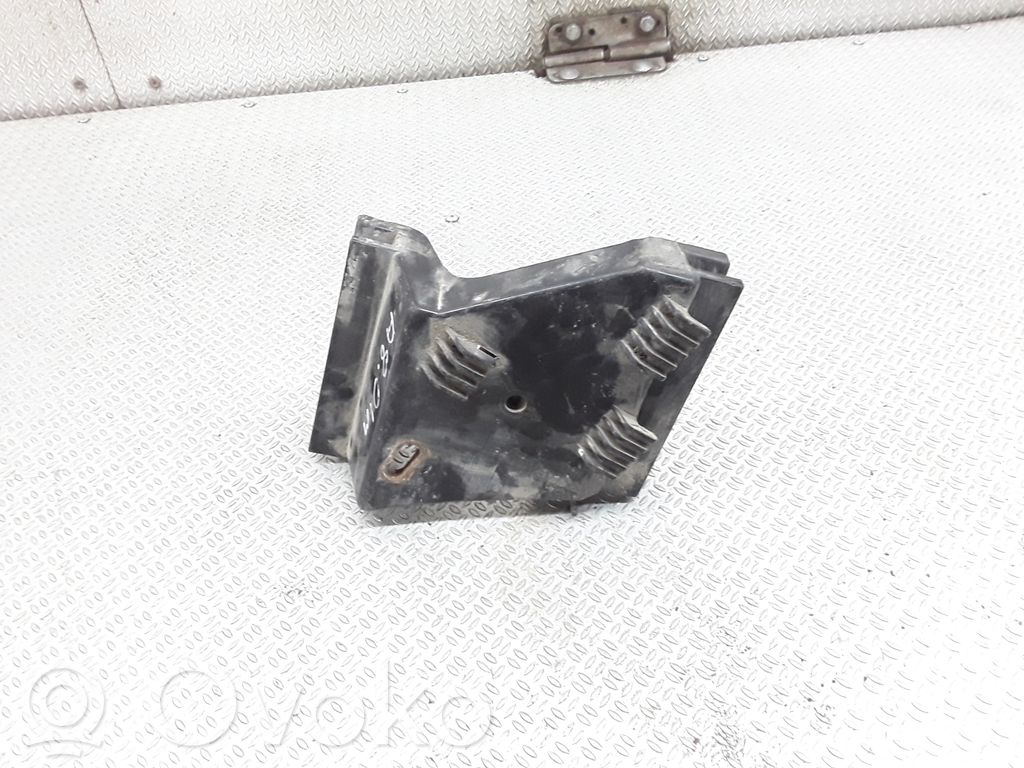 Audi A8 S8 D2 4D Bumper support mounting bracket corner 