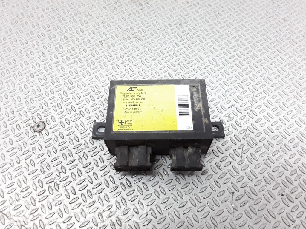 Immobilizer control unit/module   7M0953257S