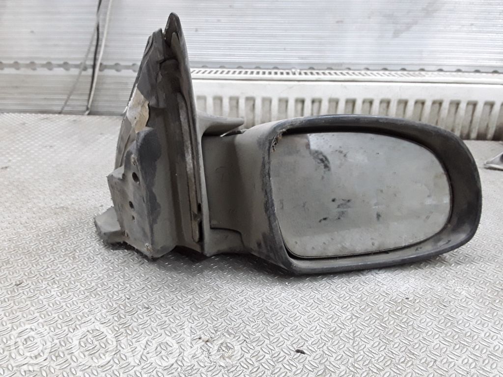 Front door electric wing mirror   E010357