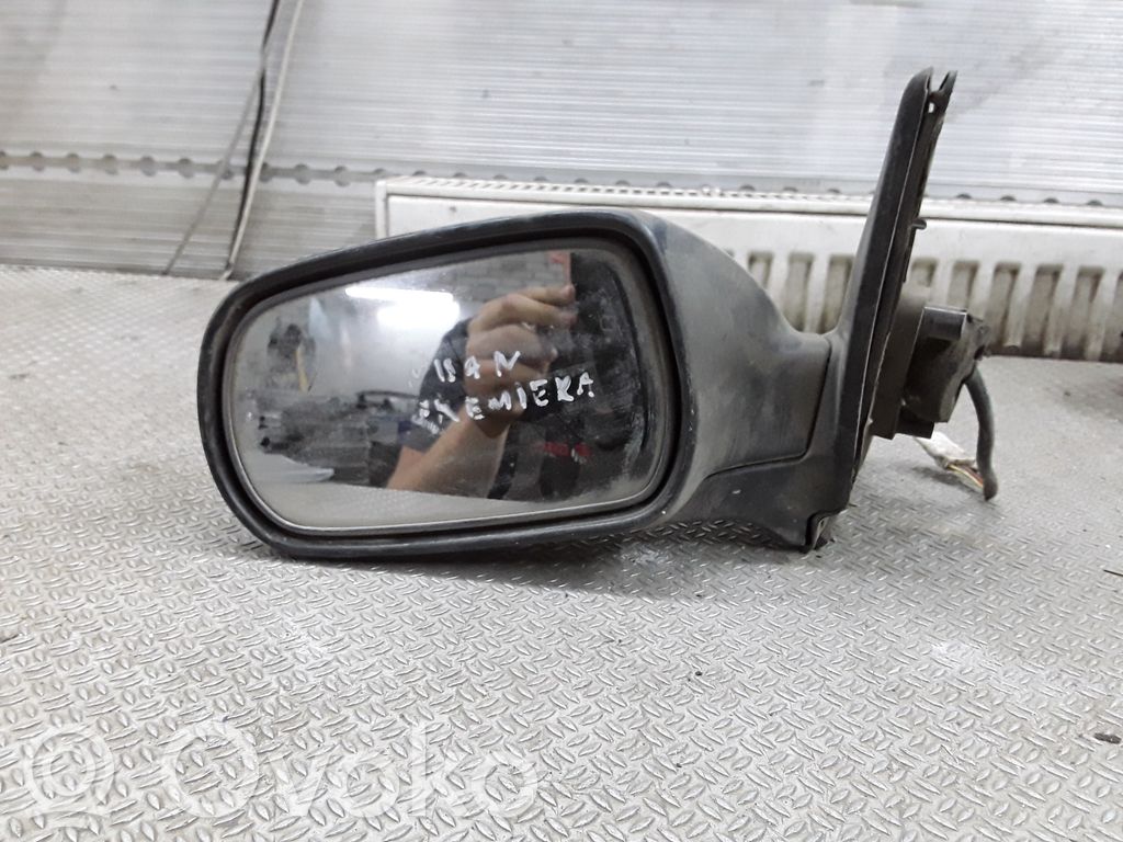 Nissan Primera Front door electric wing mirror 
