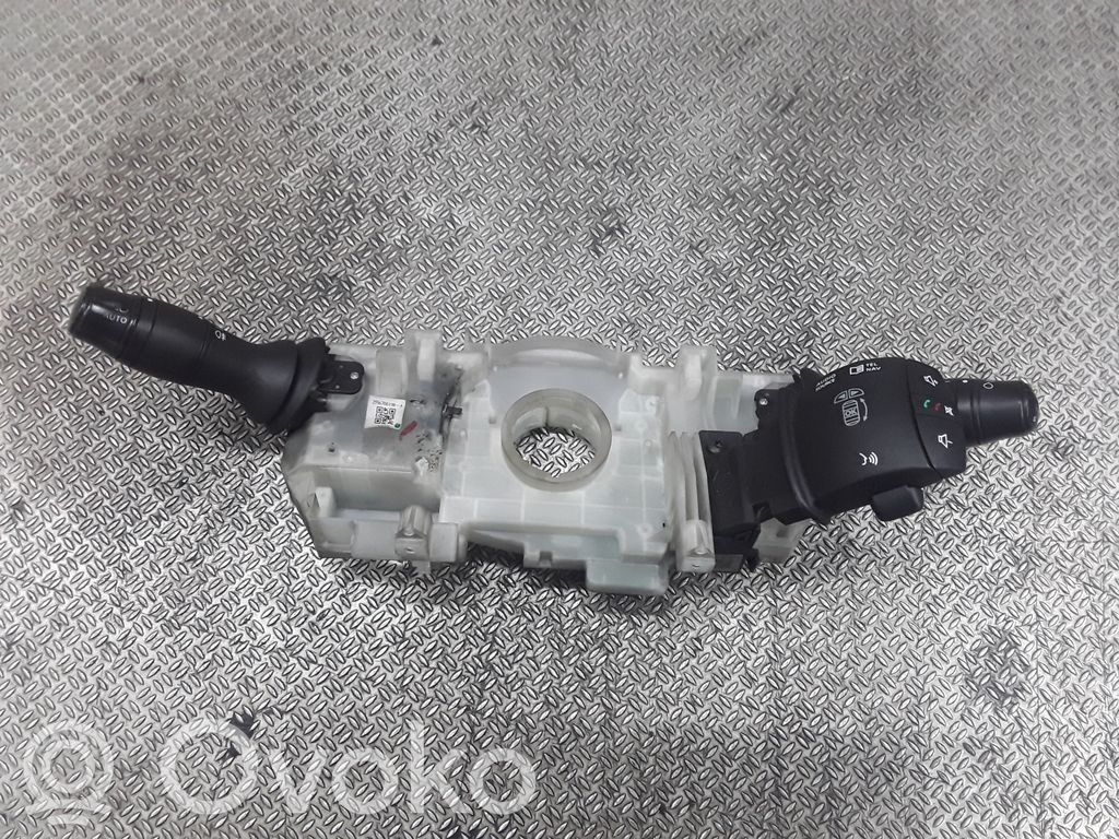 Renault Megane III Interruptor/palanca de limpiador de luz de giro 