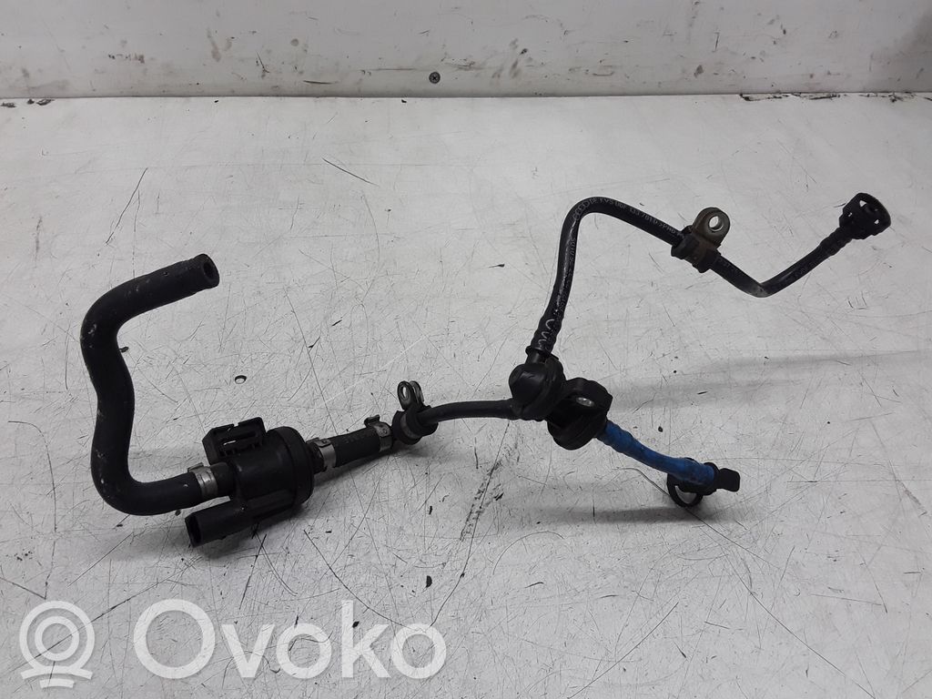 Volkswagen PASSAT B6 Przewód / Wąż podciśnienia 