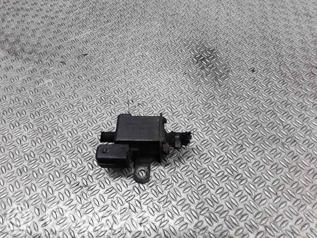 Volkswagen Golf III Turbolader Druckwandler Magnetventil 