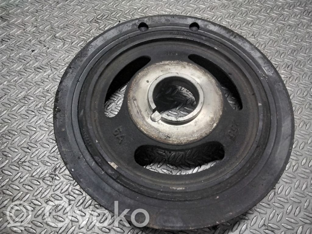 Kampiakselin vauhtipyörä   E110124A