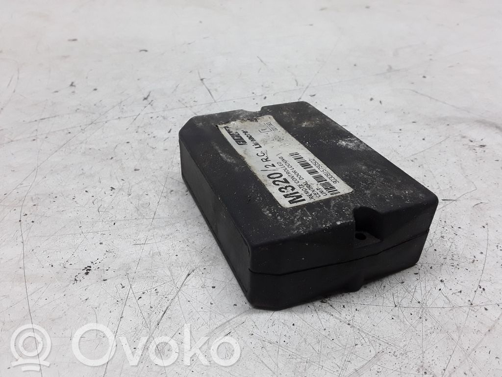 Nissan Terrano Sterownik / Moduł centralnego zamka 