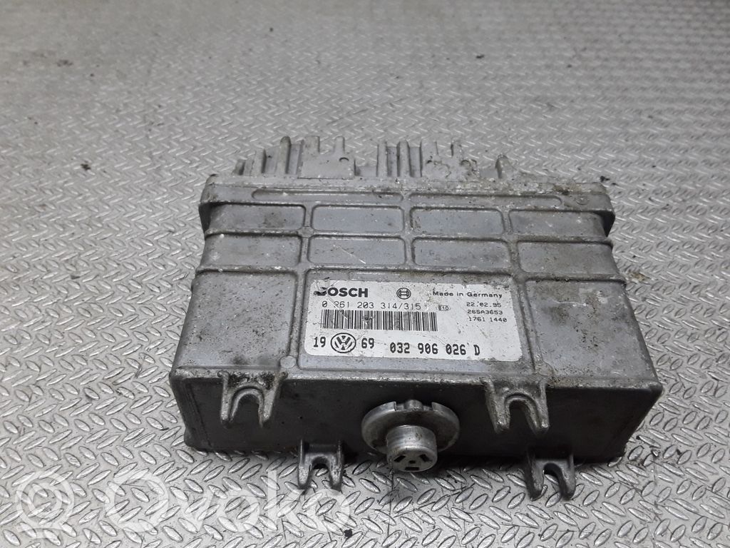Volkswagen Golf III Engine control unit/module 