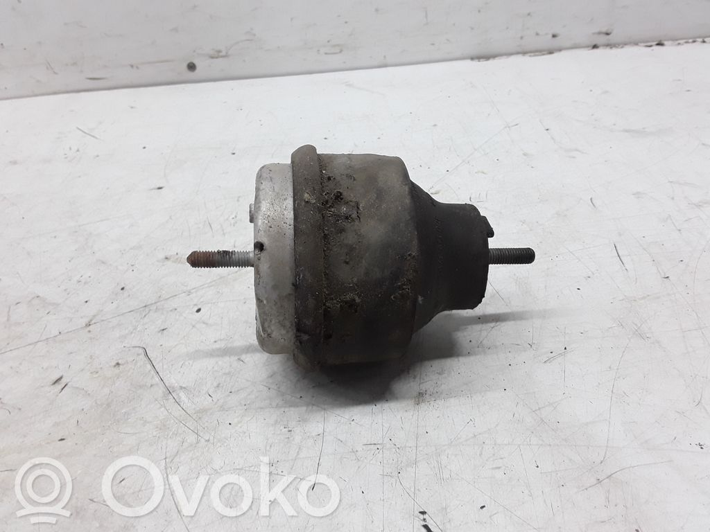 Moottorin kiinnikekorvake   8D0199379S