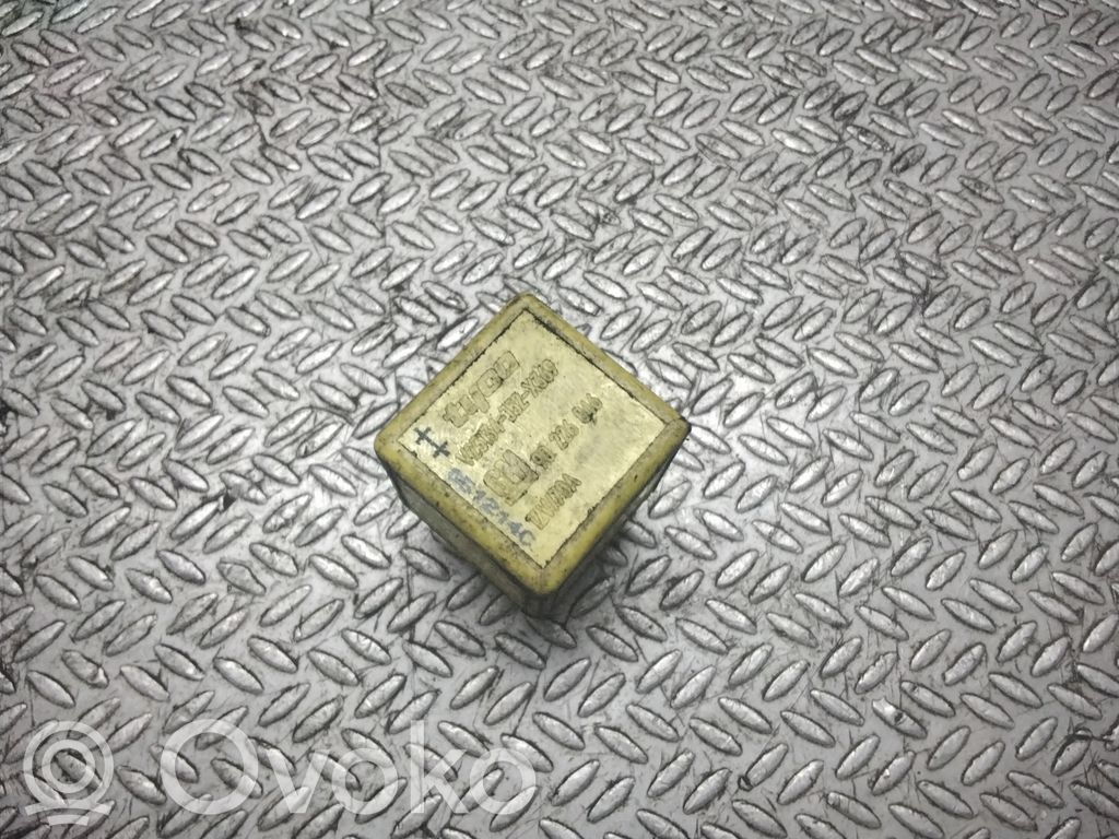 Kita rėlė   90226846