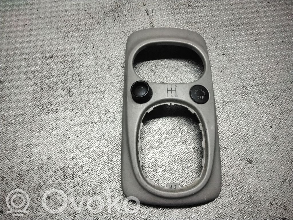 Consola de plástico de la palanca de cambios   A4546800239