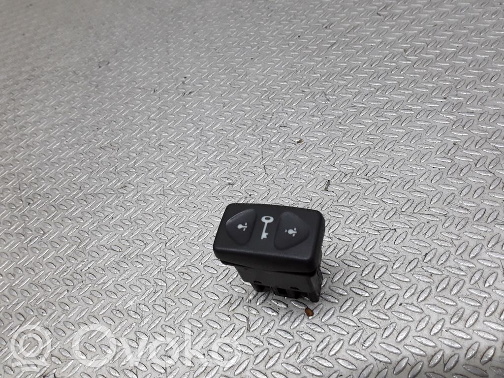 Central locking switch button   03035101