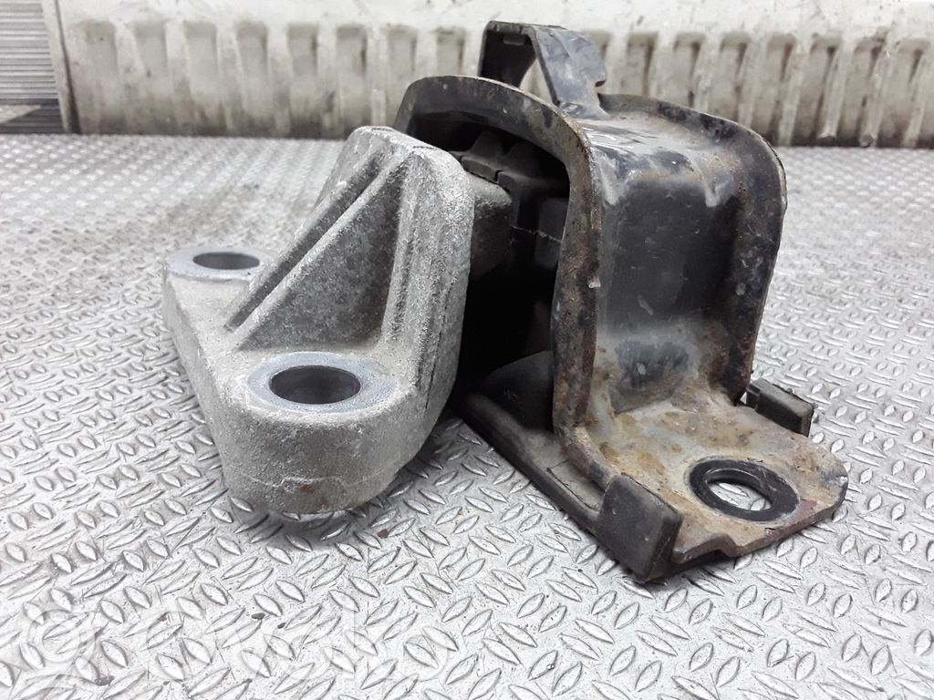 Soporte de montaje del motor   468646740