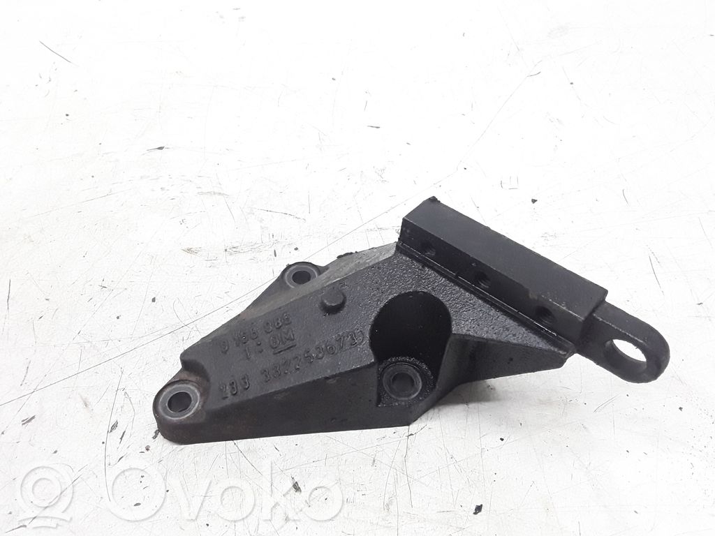 Opel Meriva A Engine mounting bracket 