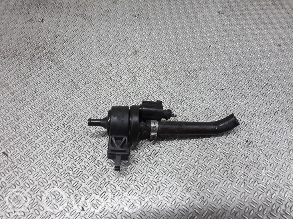 Audi A2 Valve vacuum 