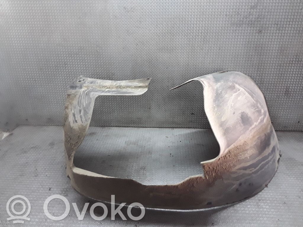 Front wheel arch liner splash guards