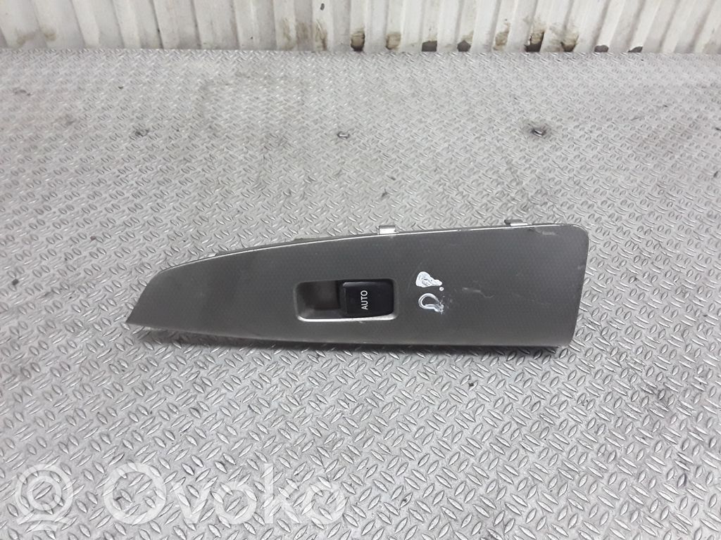 Electric window control switch   8403013031