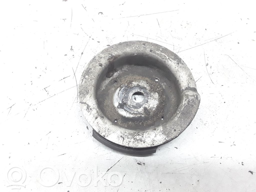 Coil spring mount