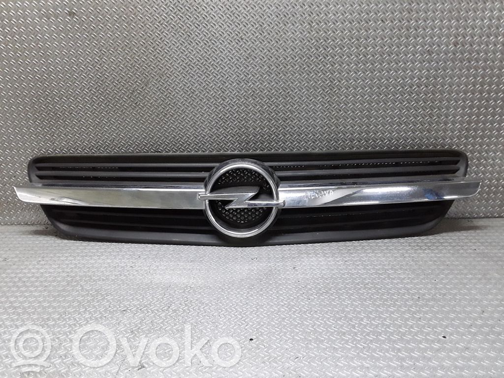 Opel Meriva A Etupuskurin ylempi jäähdytinsäleikkö 