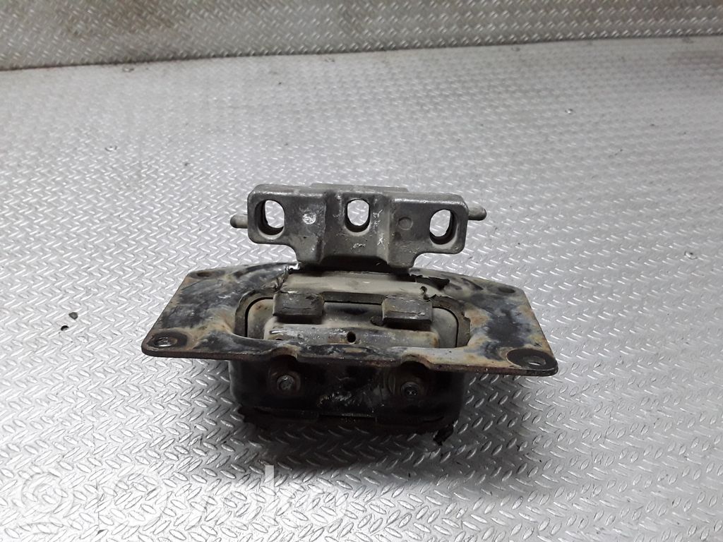 Engine mount bracket   4668135
