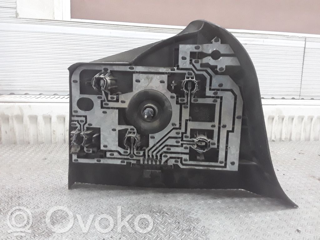 BMW 3 E36 Cubierta del soporte de la lámpara de la luz trasera 