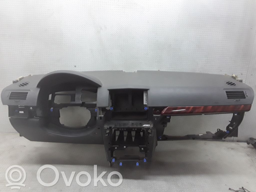 Opel Astra H Dashboard 