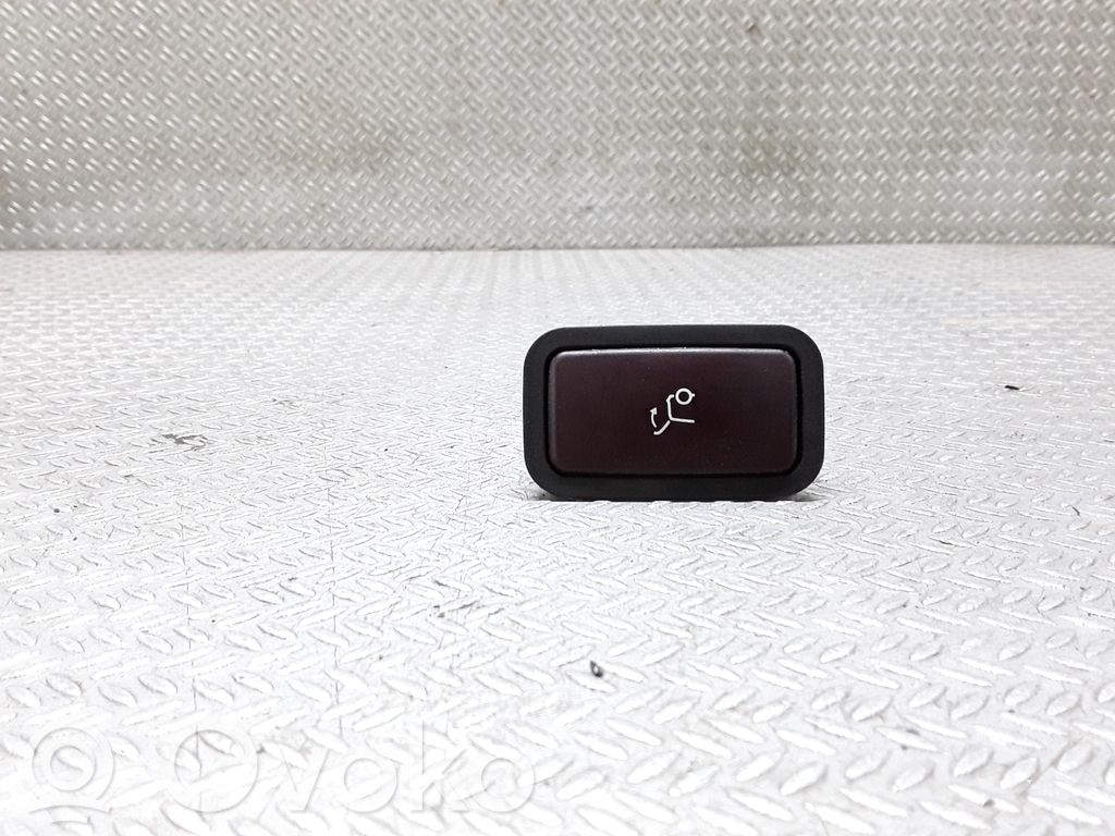 Tailgate/boot open switch button   2118219551,31020302