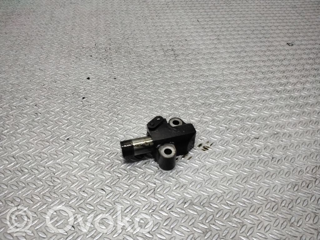 Jakohihnan/-ketjun kiristin