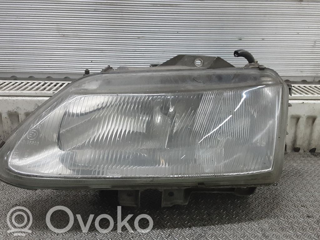 Renault Espace III Headlight/headlamp 