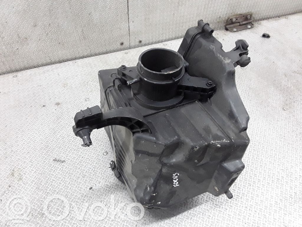 Ford Focus Air filter box 
