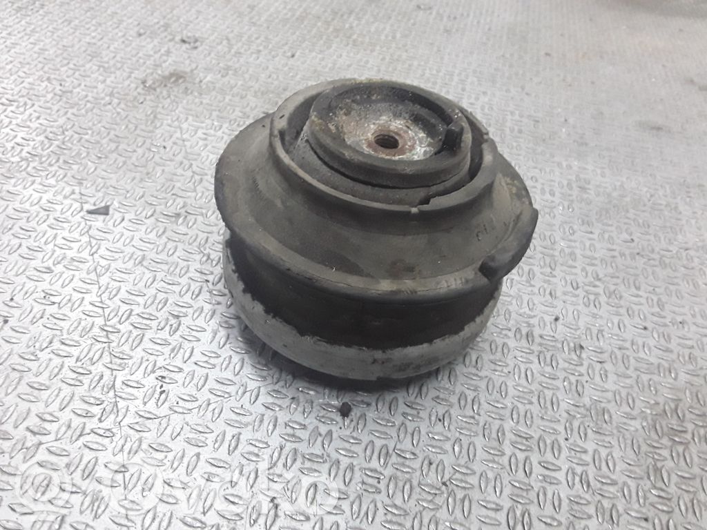 Engine mount bracket   2022402117