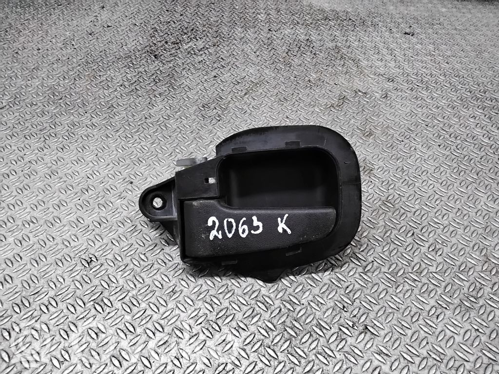 BMW 3 E36 Manecilla interna puerta delantera 