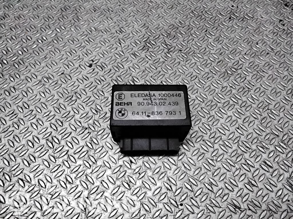 Sonstige Steuergeräte / Module   64118367931,9094302439