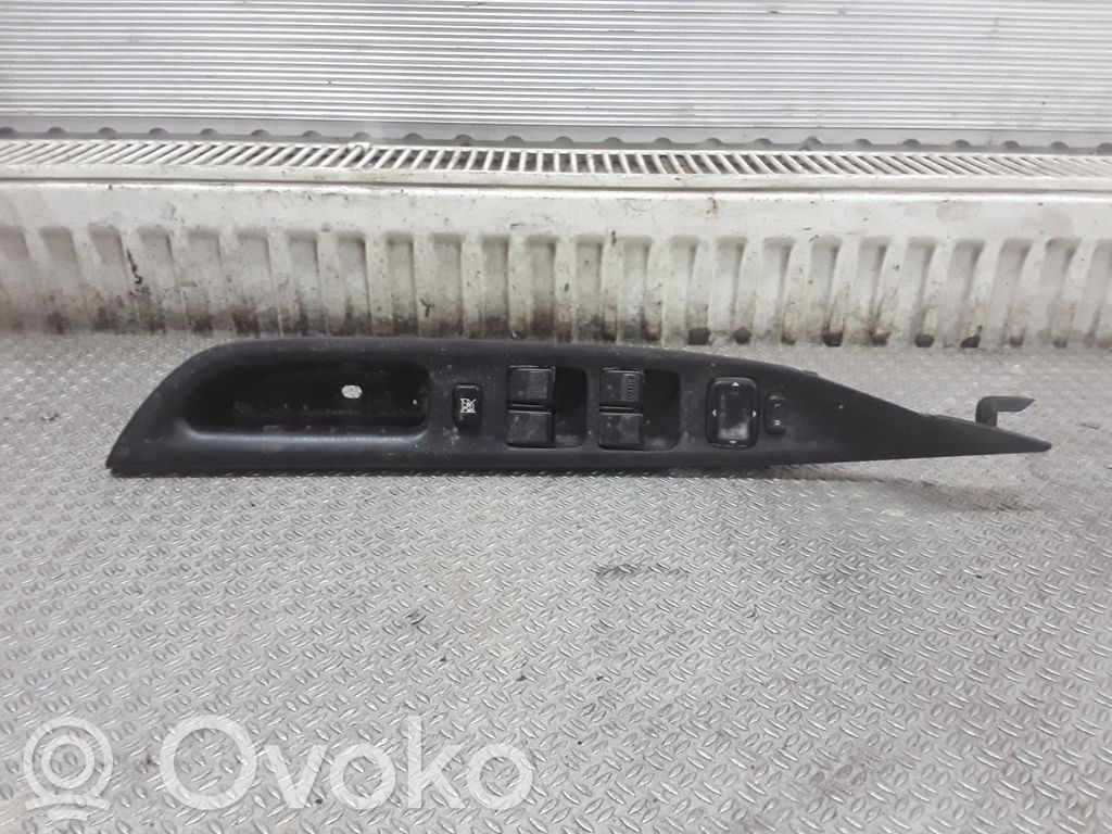 Electric window control switch   GJ6A684L6