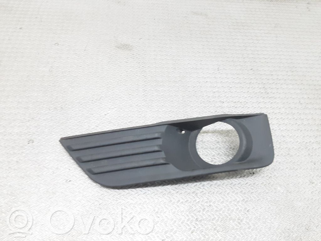 Ford Focus Etusumuvalon ritilä 