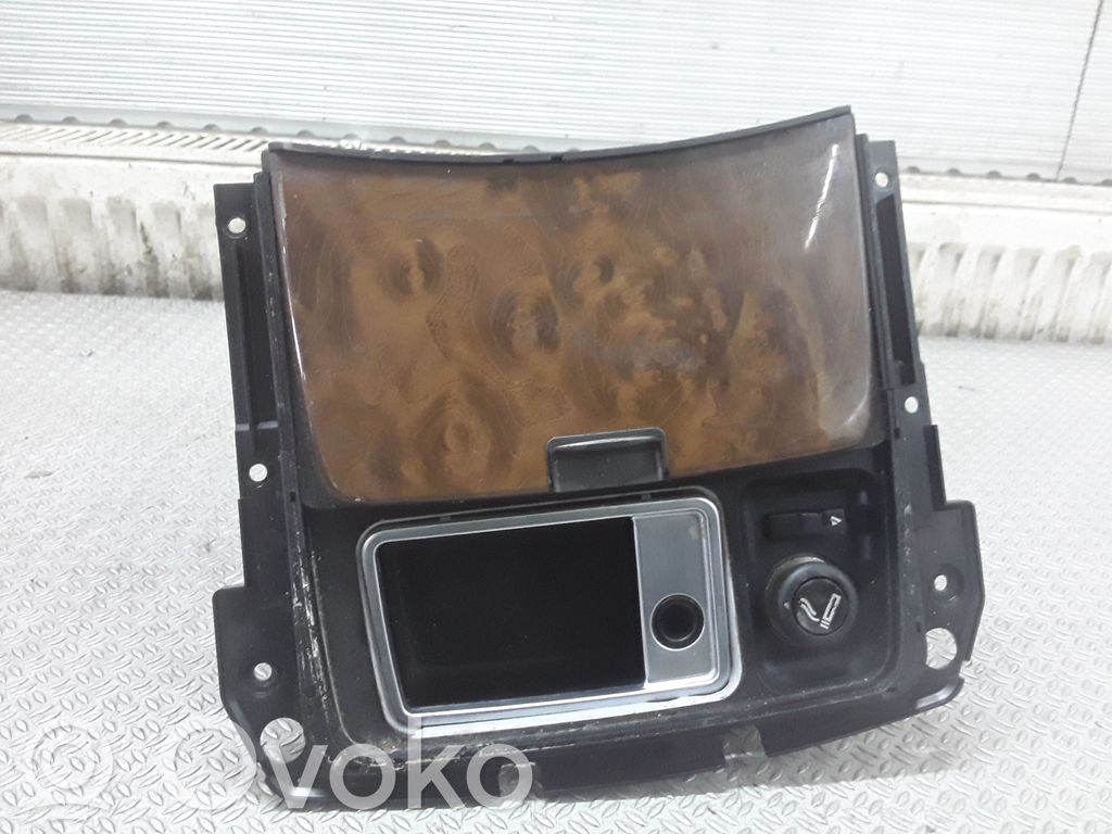 Ashtray (front)   7040352