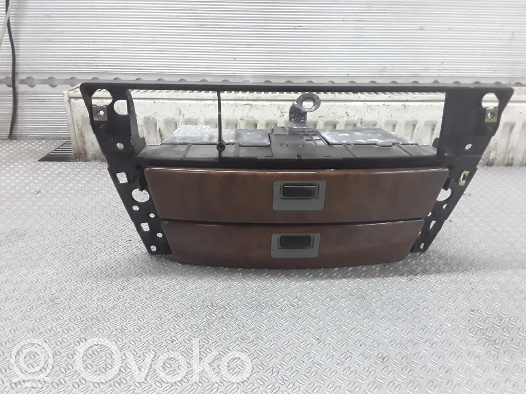 BMW 7 E65 E66 Daiktadėžė 