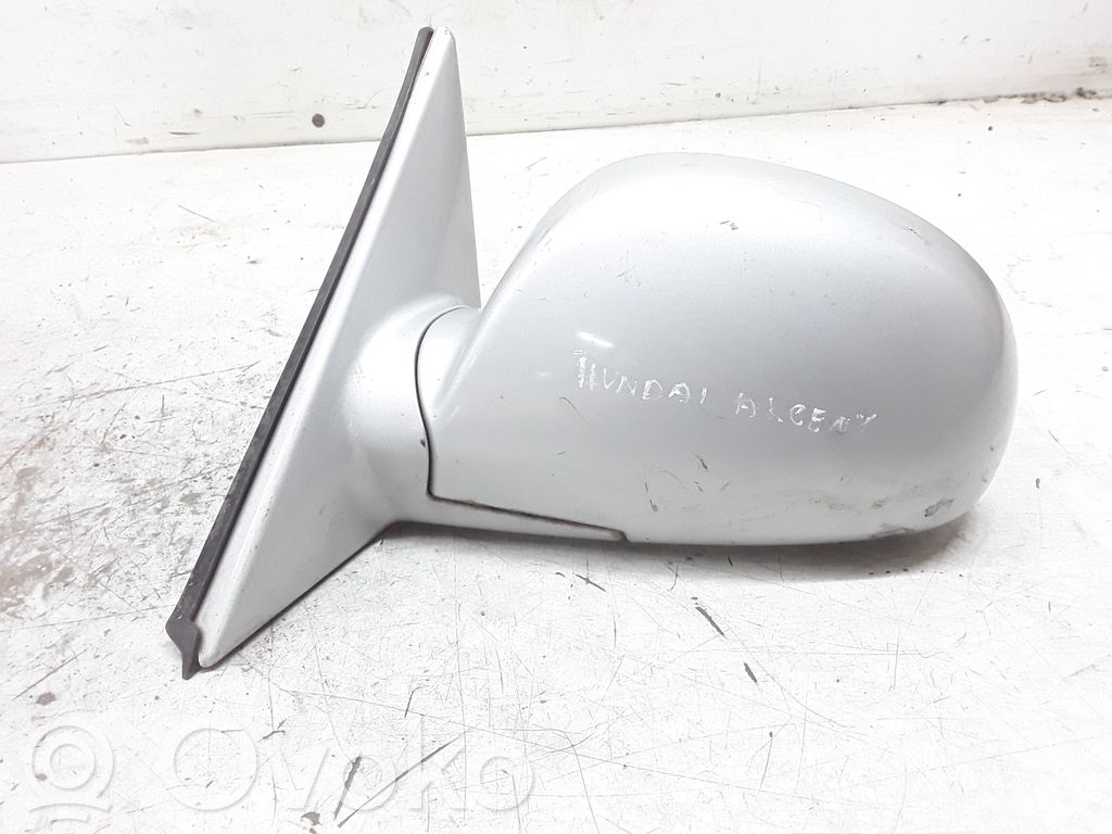 Hyundai Accent Front door electric wing mirror 