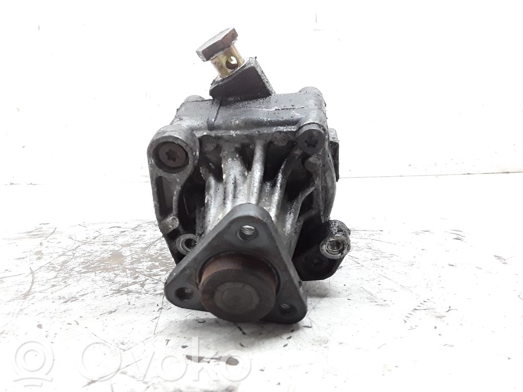 BMW 5 E34 Power steering pump 