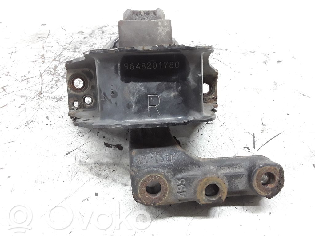Citroen C2 Engine mount bracket 