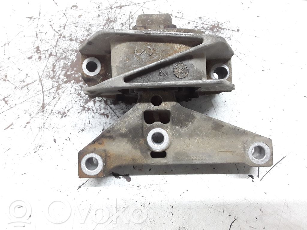 Citroen C3 Engine mount bracket 