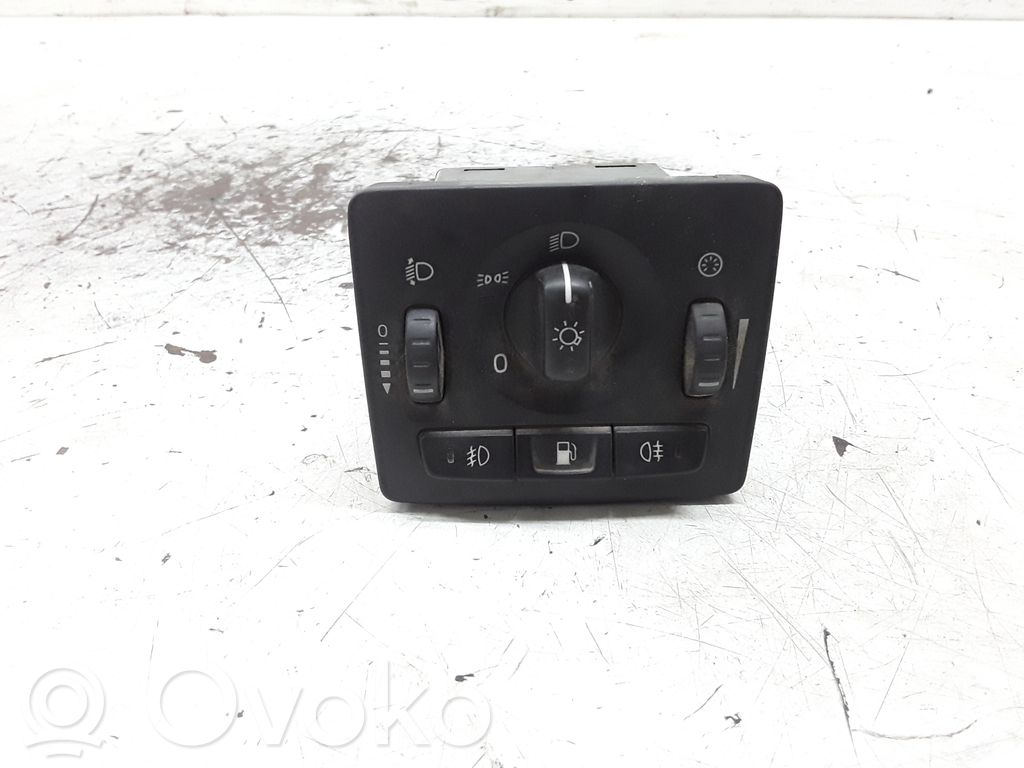 Light switch   30669736