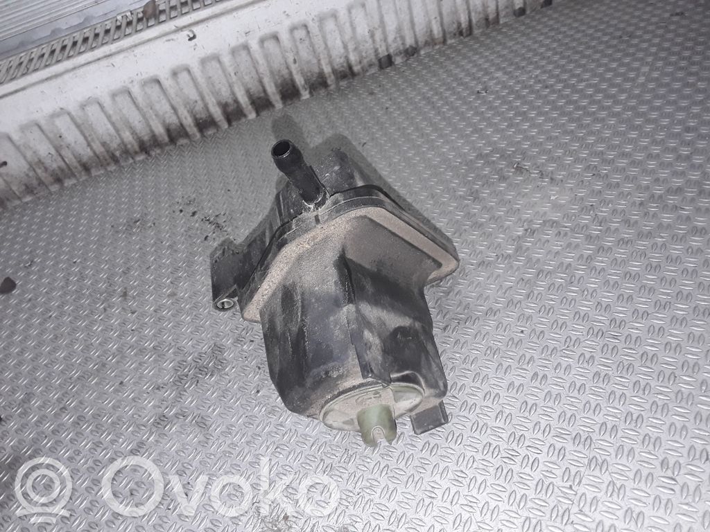Volkswagen Golf IV Ohjaustehostimen nestesäiliö 