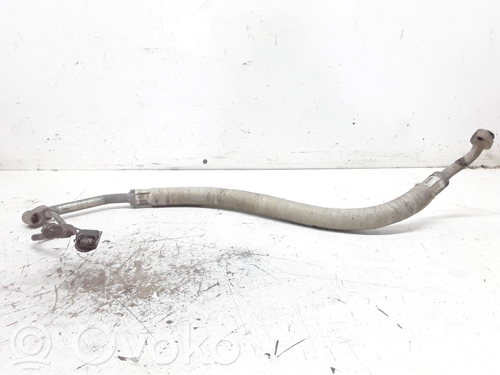 BMW 3 E46 Ilmastointilaitteen putki (A/C) 