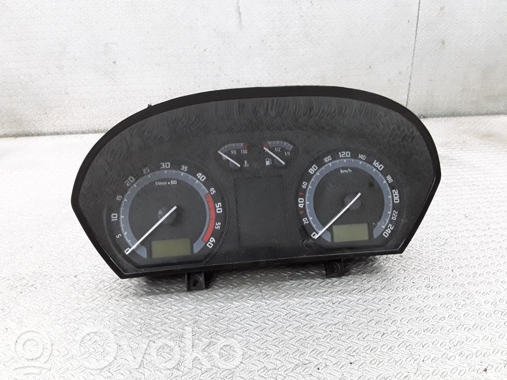 Skoda Fabia Mk1 (6Y) Licznik / Prędkościomierz 